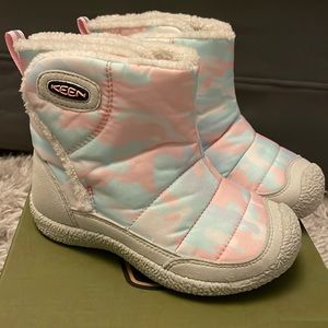 NIB - Keen Howswr II Mid Boots